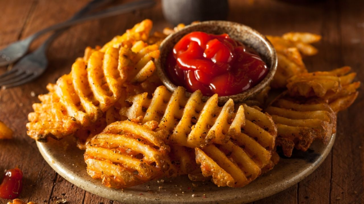 Cómo hacer papas rejilla en casa: la receta más sencilla