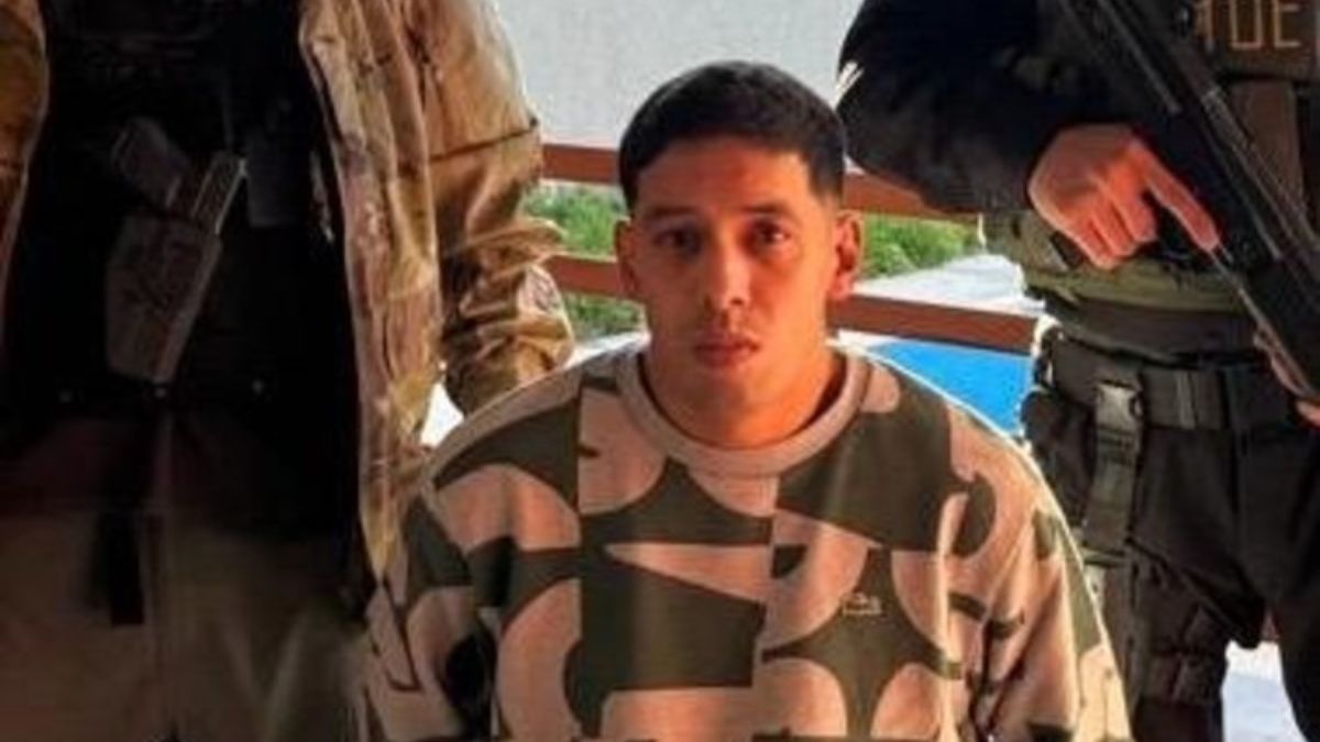 Mauricio Ayala, considerado un criminal de alta peligrosidad, buscado por fuerzas provinciales y federales. Mauricio Ayala, considerado un criminal de alta peligrosidad, buscado por fuerzas provinciales y federales.