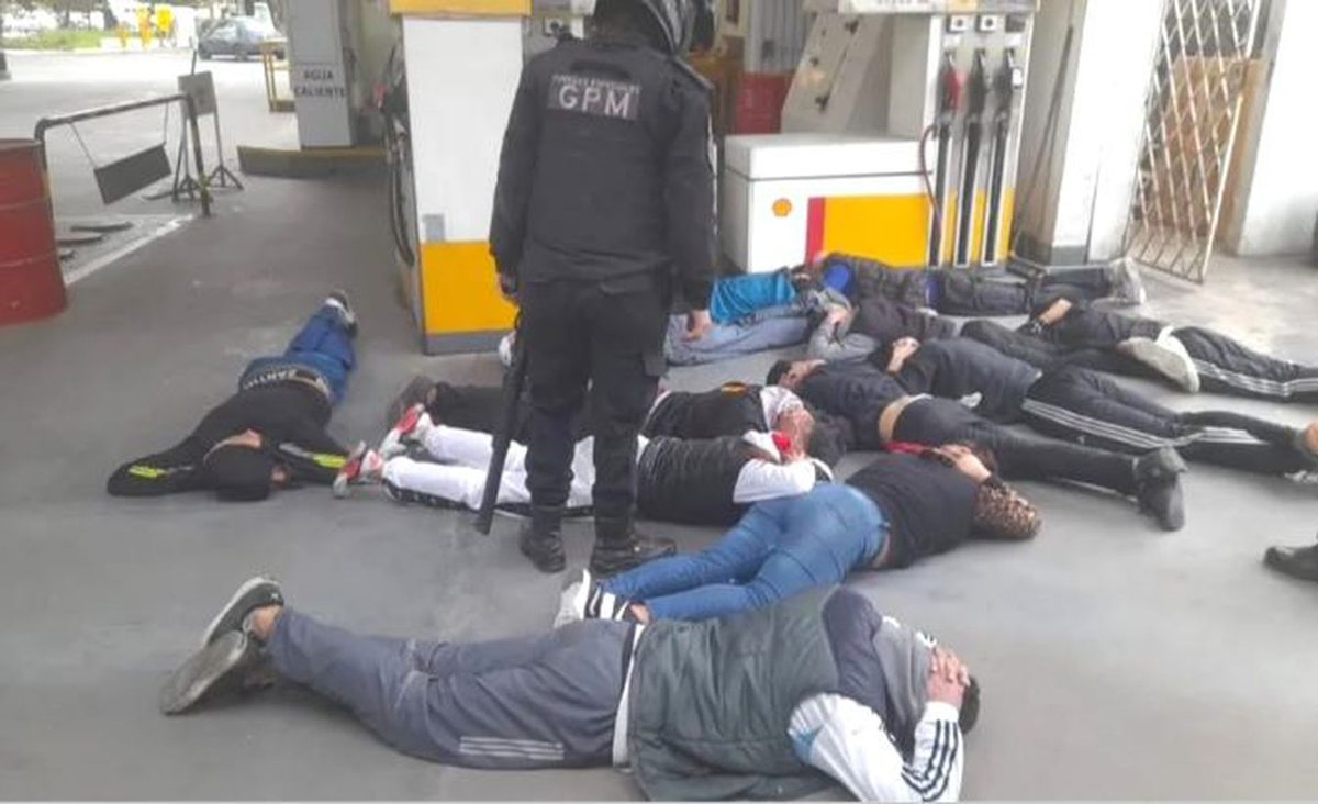 Hubo una treintena de detenidos tras los incidentes en Florencio Varela. (Foto: gentileza La Nación).