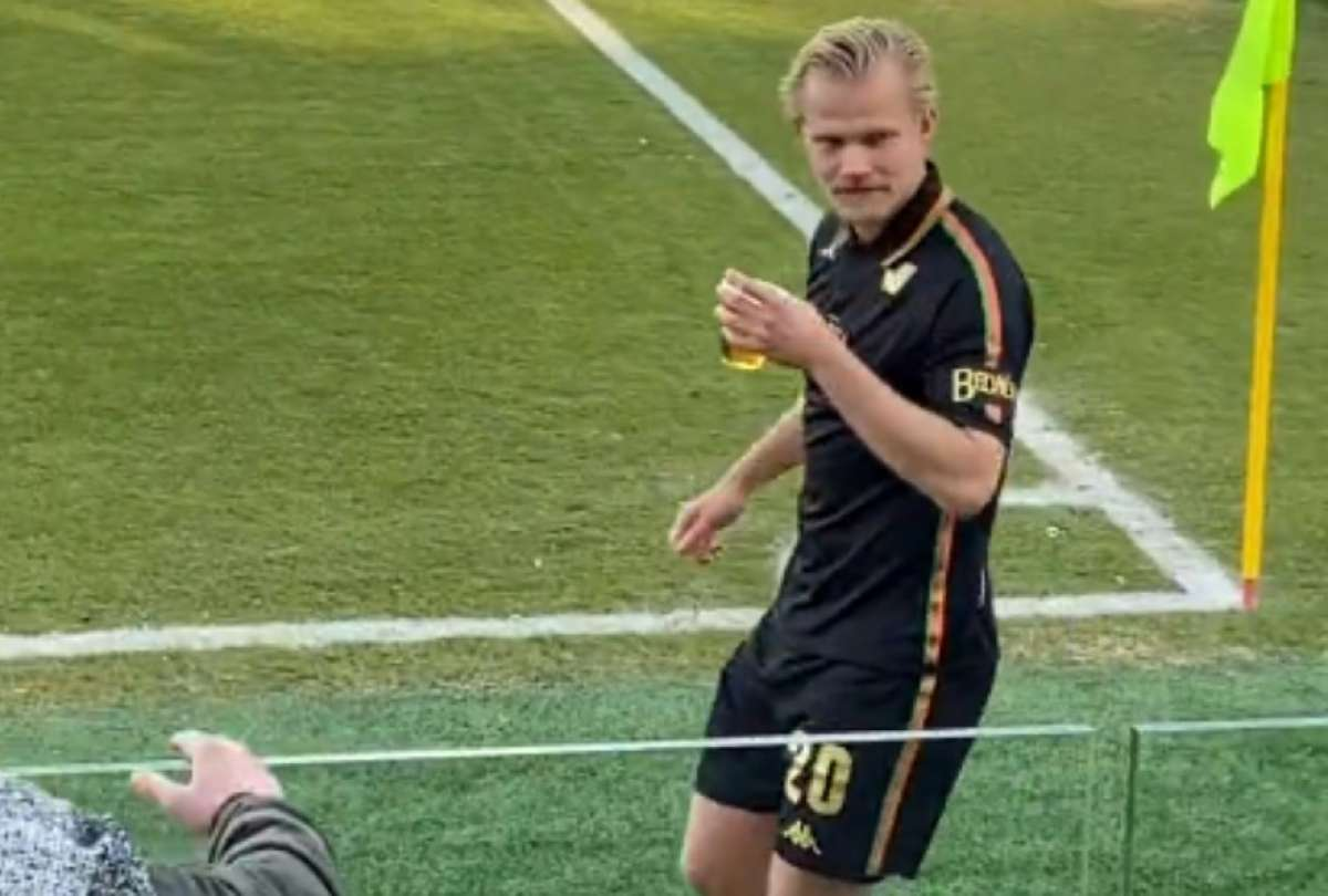 Lo sacaron de la cancha