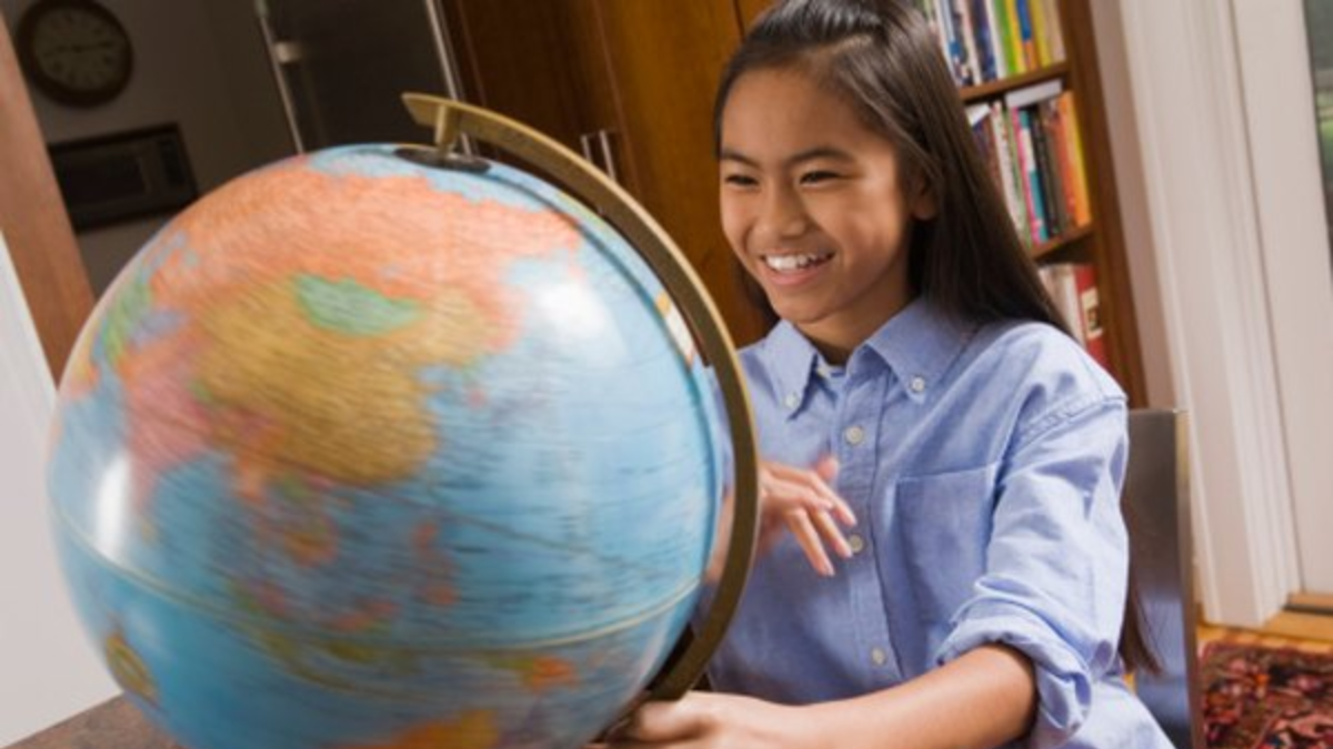 Alrededor del 90% de la población mundial vive en el hemisferio norte. Alrededor del 90% de la población mundial vive en el hemisferio norte.