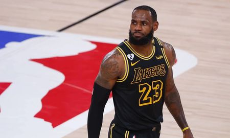Lebron James cedió y la NBA se reanudará en breve. Lebron James cedió y la NBA se reanudará en breve.