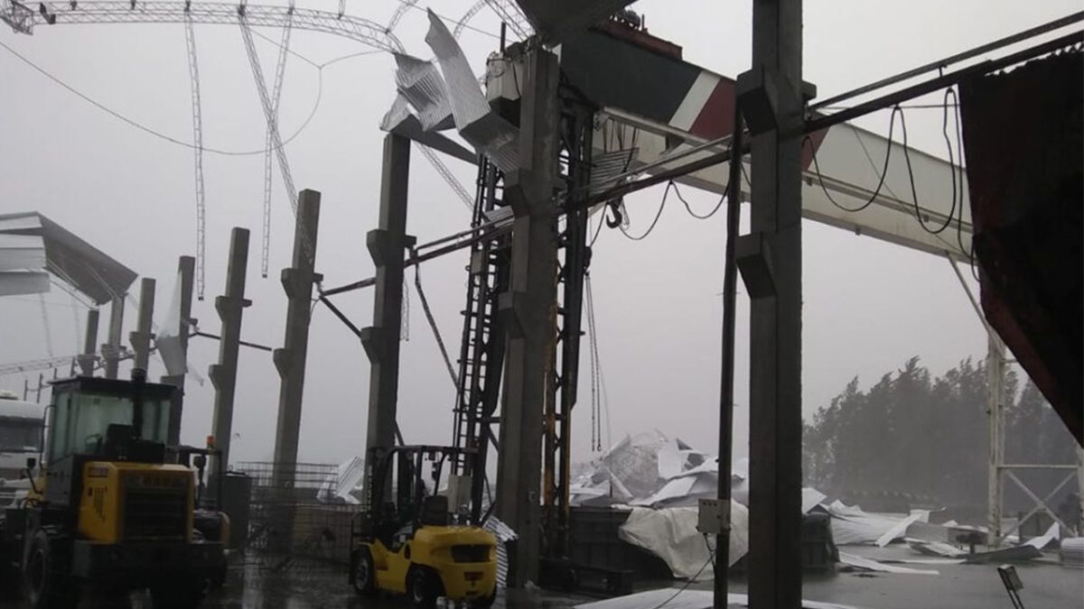 En Romang uno de los lugares más afectados fue el tinglado de la empresa Hormitec