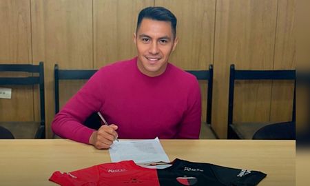 Ángel Cardozo Lucena firmó su contrato con Colón. Ángel Cardozo Lucena firmó su contrato con Colón.