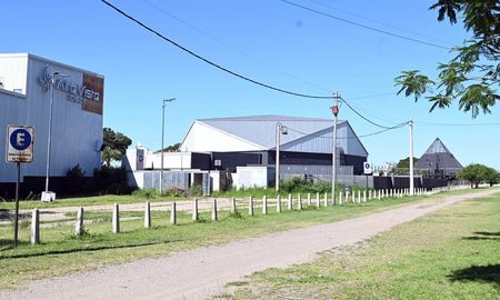 La zona de boliches, a la vera de la ruta 168, se proyecta como una posible tercera costanera para deportes y turismo La zona de boliches, a la vera de la ruta 168, se proyecta como una posible tercera costanera para deportes y turismo