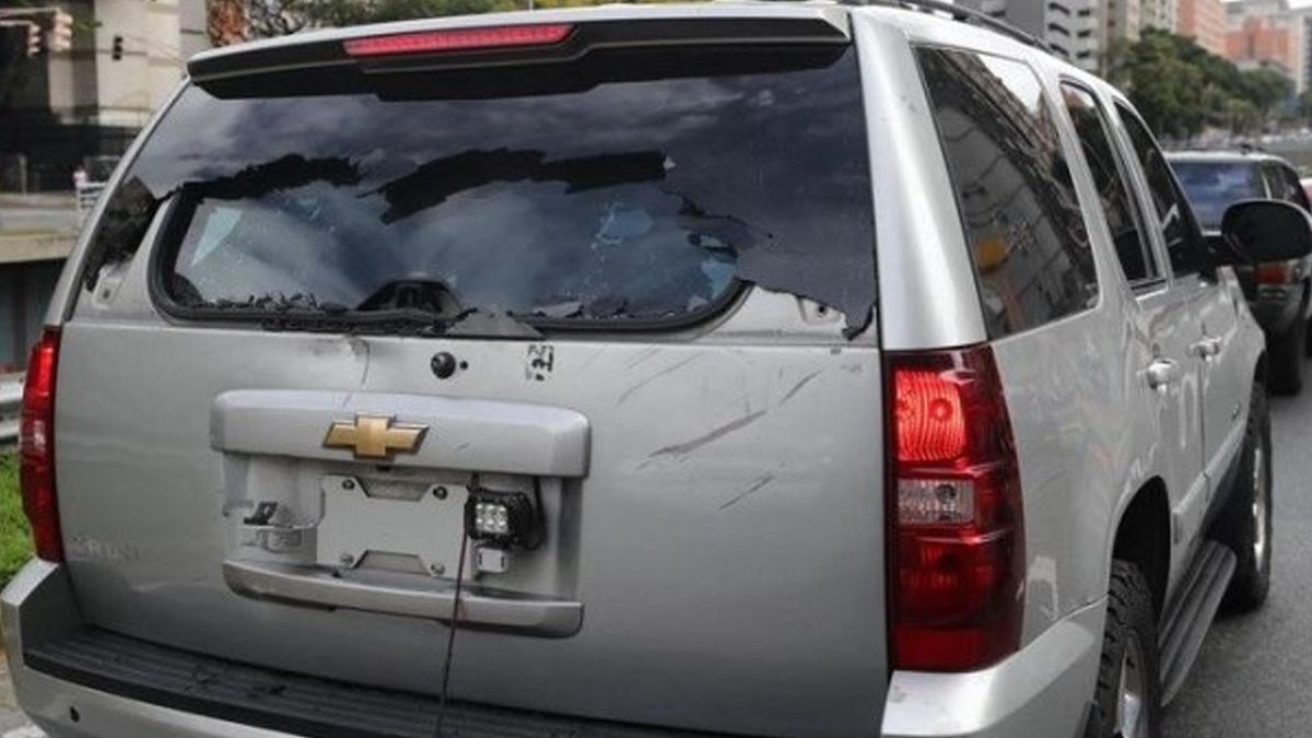 Venezuela: balearon a diputados opositores y la mayoría sesionó fuera de la sede del parlamento