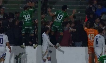 Violencia sin fin: barras de Sarmiento golpearon a infiltrados de Boca en Junín Violencia sin fin: barras de Sarmiento golpearon a infiltrados de Boca en Junín
