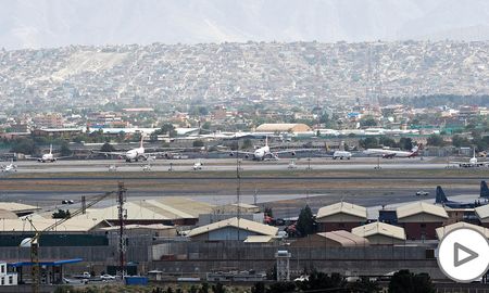 El aeropuerto de Kabul en Afganistán es un caos desde el fin de semana. No hay vuelos comerciales. El aeropuerto de Kabul en Afganistán es un caos desde el fin de semana. No hay vuelos comerciales.