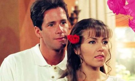 Fernando Carrillo fue el galán de Thalía en Rosalinda. Fernando Carrillo fue el galán de Thalía en Rosalinda.