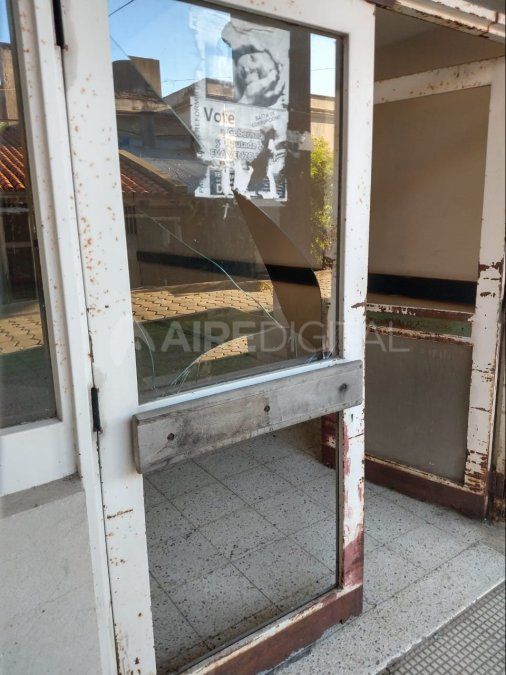 Un hombre alcoholizado destrozó un vidrio en el hospital Iturraspe