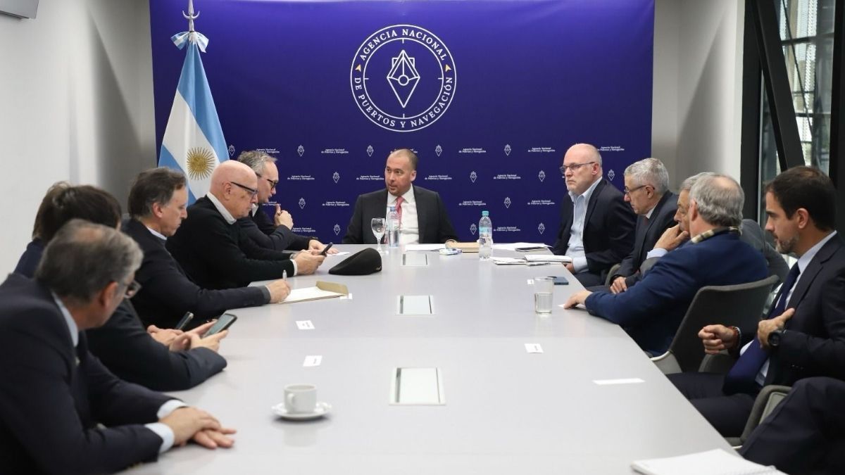 Se evaluaron las propuestas presentadas en la licitación de la Hidrovía Paraná-Paraguay. Se evaluaron las propuestas presentadas en la licitación de la Hidrovía Paraná-Paraguay.