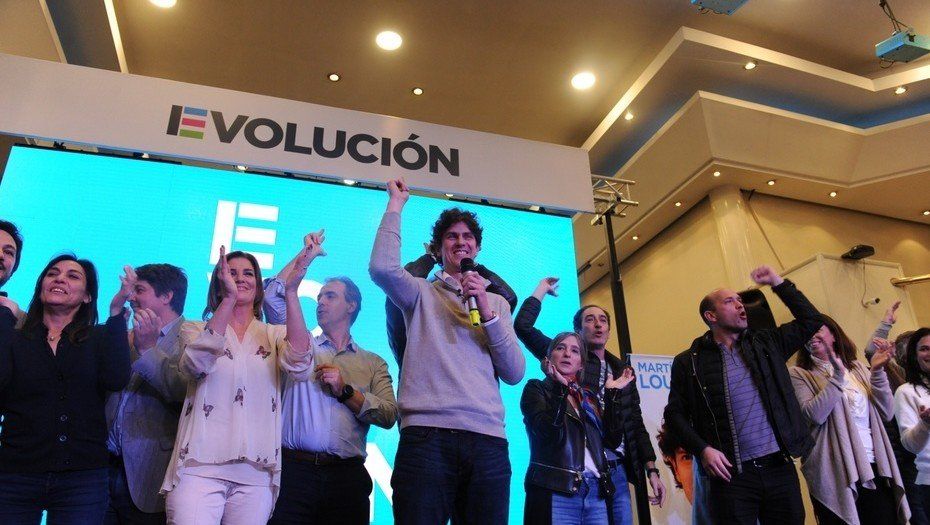 Martín Lousteau felicitó a Elisa Carrió