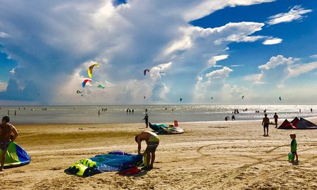 San Clemente del Tuyú es visitado durante todo el año, debido a sus atractivos turísticos. San Clemente del Tuyú es visitado durante todo el año, debido a sus atractivos turísticos.