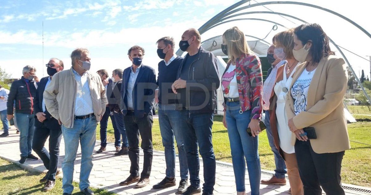 El gobernador Omar Perotti, y el ministro de Obras Públicas de la Nación, Gabriel Katopodis, firmaron convenios para mejorar los accesos viales a la ciudad de Santa Fe.