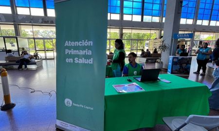 Santa Fe refuerza el programa Las vacunas salvan vidas para combatir mitos, recuperar coberturas y sostener la vacunación durante el verano. Santa Fe refuerza el programa Las vacunas salvan vidas para combatir mitos, recuperar coberturas y sostener la vacunación durante el verano.