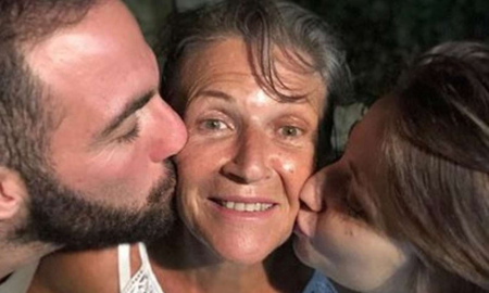 La madre de Gonzalo Higuaín llevaba varios años de lucha contra el cáncer. De hecho, el deportista pensó en retirarse del fútbol cuando conoció la noticia. La madre de Gonzalo Higuaín llevaba varios años de lucha contra el cáncer. De hecho, el deportista pensó en retirarse del fútbol cuando conoció la noticia.
