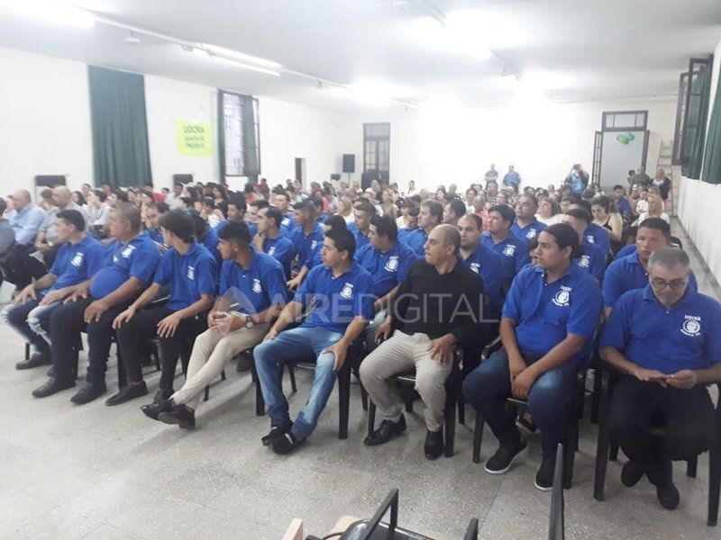 Vuelvo a Estudiar: 43 trabajadores terminaron la secundaria gracias a un convenio entre la UOCRA y el Estado provincial