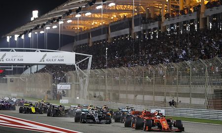 El neerlandés Max Verstappen, piloto del equipo Red Bull, largará este domingo en la pole position del Gran Premio de Bahréin, primera competencia de la temporada de Fórmula 1 que comenzará este mediodía en el circuito de Sakhir. El neerlandés Max Verstappen, piloto del equipo Red Bull, largará este domingo en la pole position del Gran Premio de Bahréin, primera competencia de la temporada de Fórmula 1 que comenzará este mediodía en el circuito de Sakhir.