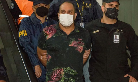 Leonardo Cositorto, de Generación Zoe, se quejó de Bouwer: Matamos 10 cucarachas por día Leonardo Cositorto, de Generación Zoe, se quejó de Bouwer: Matamos 10 cucarachas por día