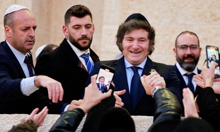Milei asistirá al acto por los 34 años del atentado a la Embajada de Israel Milei asistirá al acto por los 34 años del atentado a la Embajada de Israel