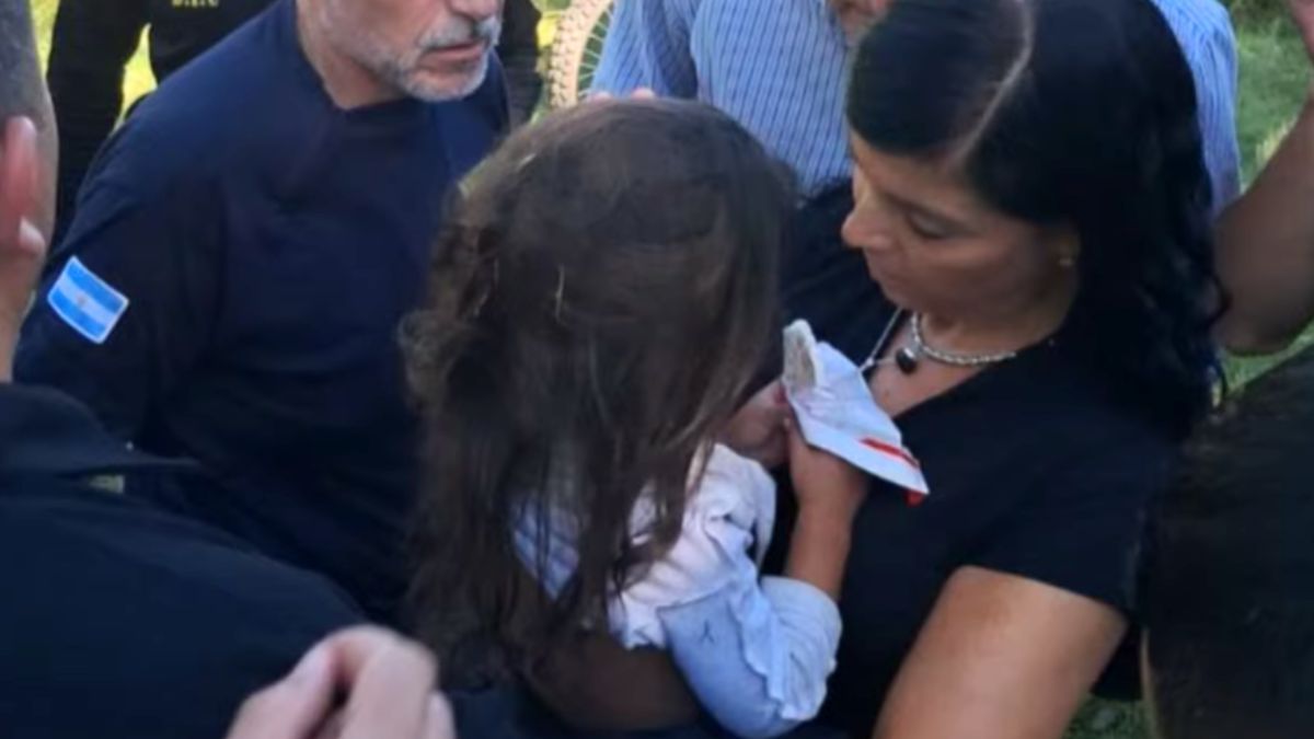 Apareció la niña de dos años cerca de La Falda.