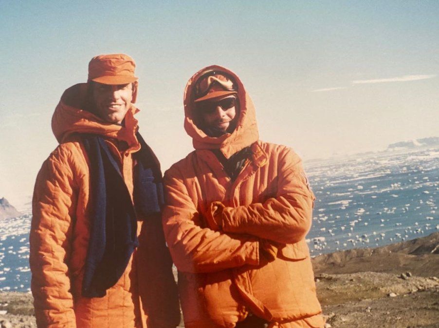 Marley y Horacio Cabak hace 20 años en la Antártida.
