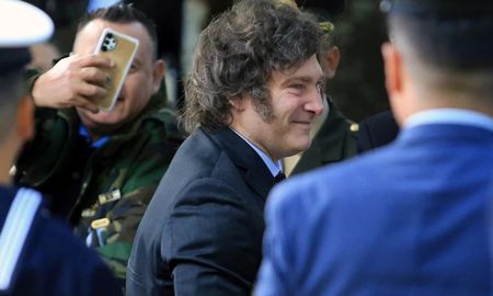 Hoy las Fuerzas Armadas solamente pueden intervenir en caso de que haya un estado de sitio, explicó Milei. Hoy las Fuerzas Armadas solamente pueden intervenir en caso de que haya un estado de sitio, explicó Milei.
