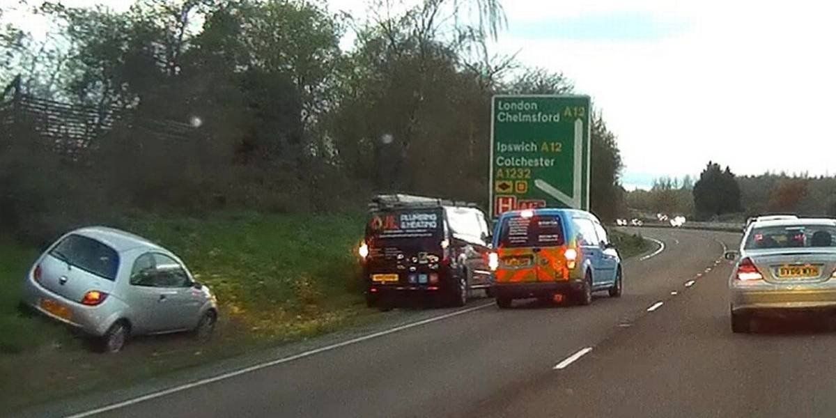 “Mi hijo es mi héroe”: niño de ocho años tomó el volante mientras su mamá convulsionaba