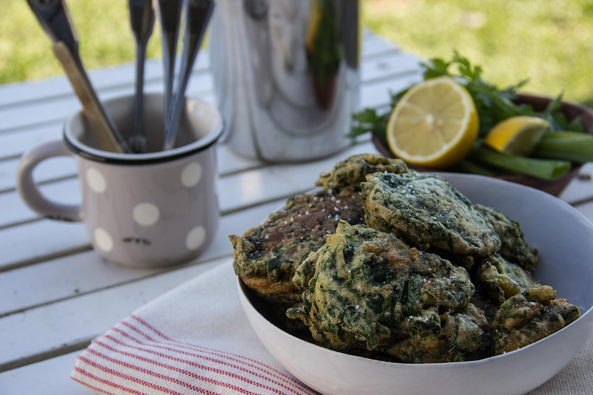 Cómo hacer buñuelos de acelga: la receta de la abuela