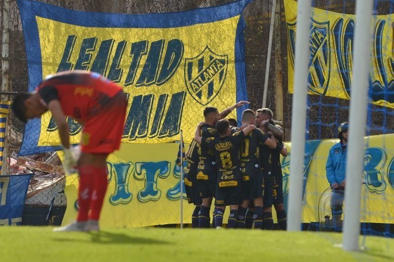 Atlanta derrotó a Mitre (SdE) y lidera la Zona A de la Primera Nacional