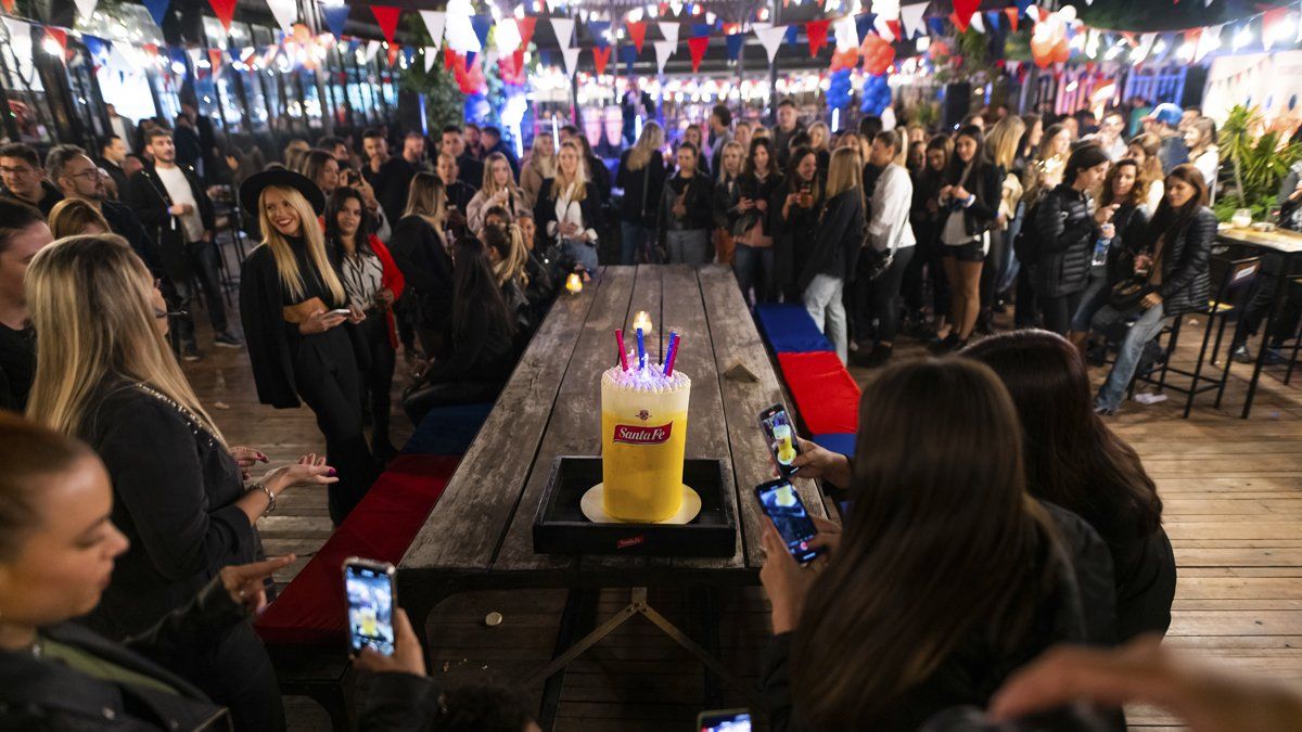 El cumpleaños del Patio recordó el primer Liso tirado por el Cervezoducto.