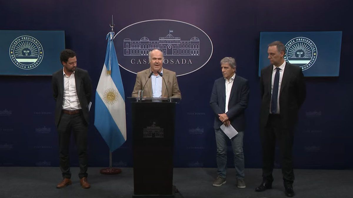 El gobierno nacional anunció este jueves la reducción de los derechos de exportación (retenciones), en algunos casos y la eliminación por completo, en otros.