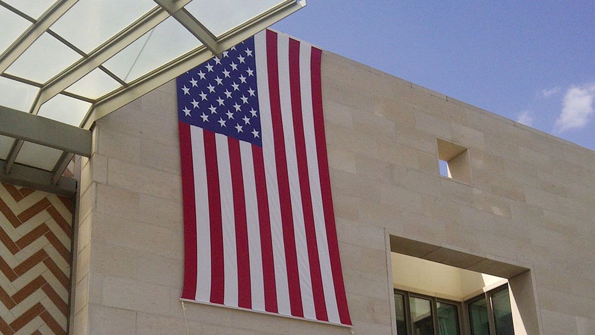 Dos terroristas suicidas se inmolaron cerca de la Embajada de EE.UU. en Túnez