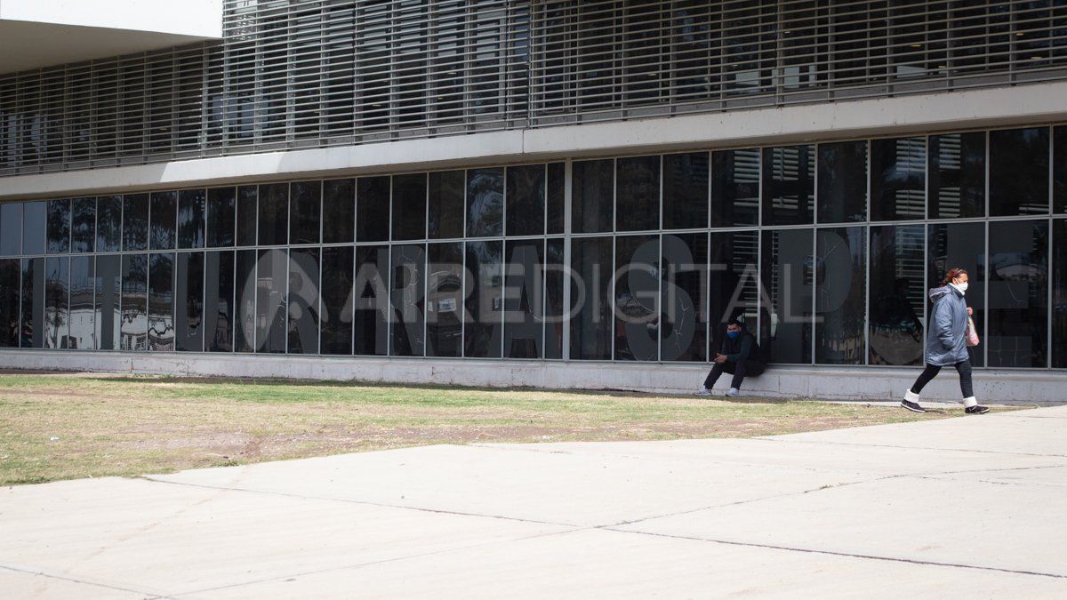 El hombre apuñalado se encuentra internado en el hospital Iturraspe.&nbsp;