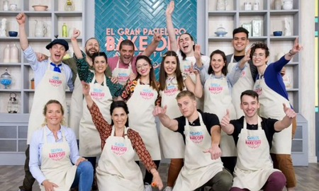 Se viven instancias finales en Bake Off; con la presencia de Georgina Barbarossa este martes en el ciclo, los concursantes se esforzaron por seguir en carrera. Se viven instancias finales en Bake Off; con la presencia de Georgina Barbarossa este martes en el ciclo, los concursantes se esforzaron por seguir en carrera.