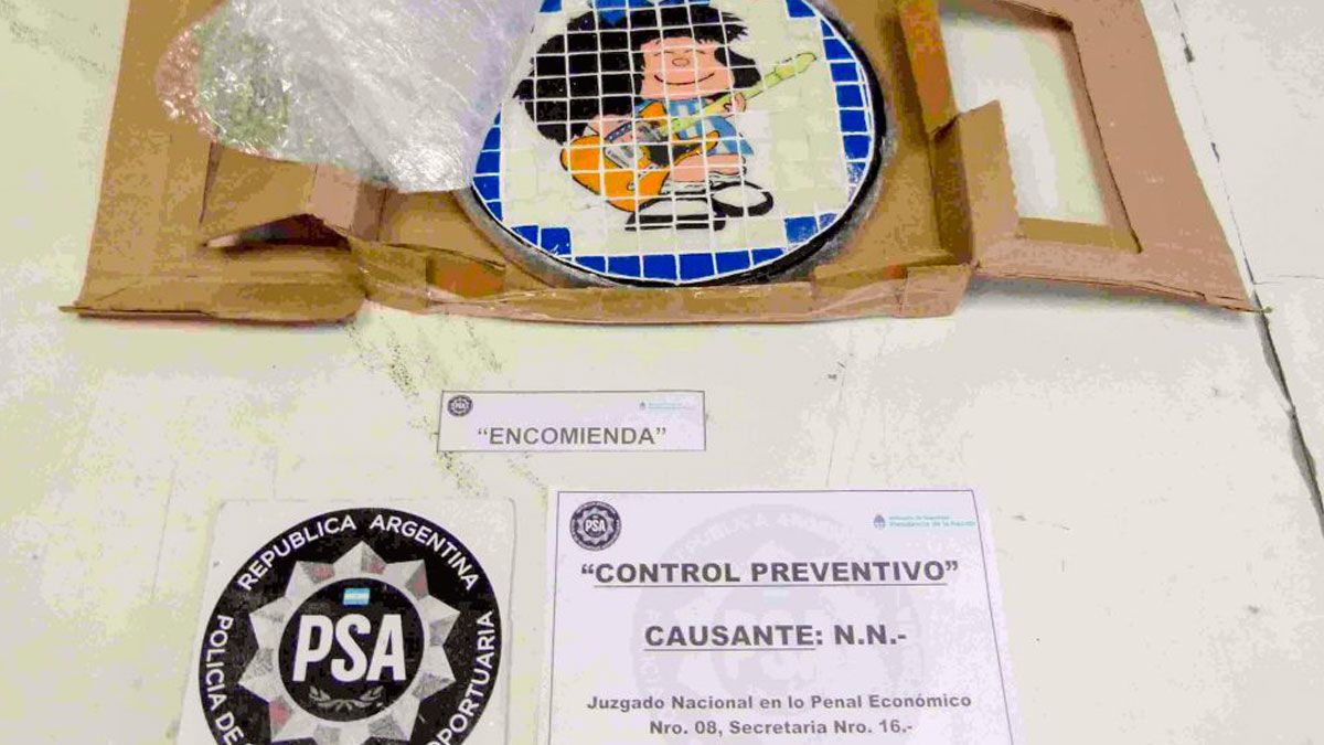 Los oficiales detectaron e interceptaron una encomienda cuyo destino final era Holanda