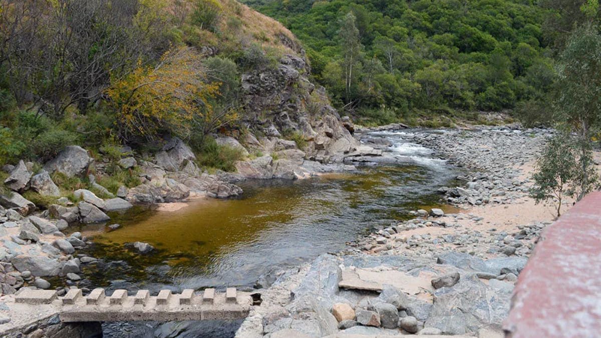 Escapada de finde largo a un refugio de Córdoba entre sierras y ríos para descansar