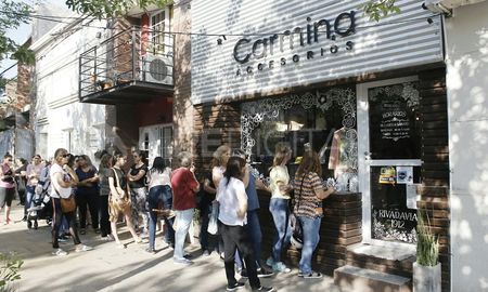 el comercio de gabriela degiorgio abrio para ayudar a su familia el comercio de gabriela degiorgio abrio para ayudar a su familia