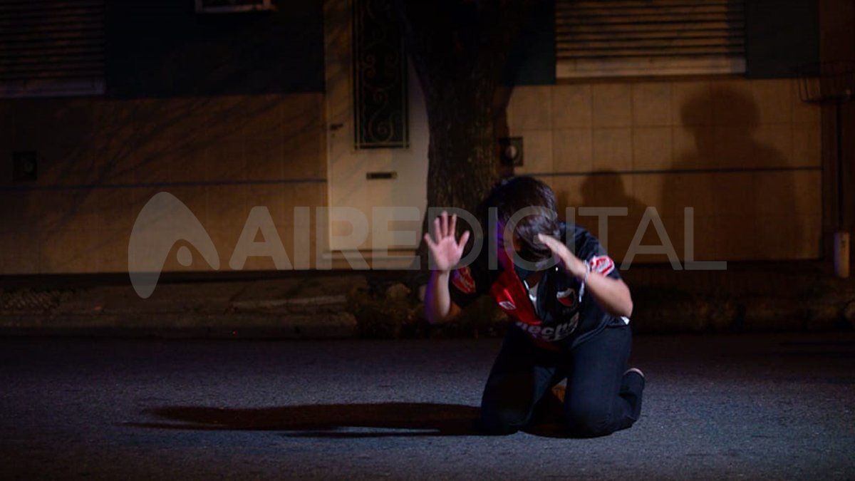 La emoción de una hincha sabalera tras el triunfo 3-0 del plantel dirigido por Domínguez.