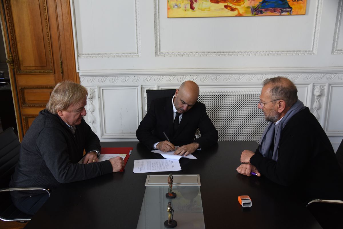 El Ministerio de Seguridad nacional provee, sin costo, el Sistema de Atención Telefónica de Emergencias de carácter federal. El Ministerio de Seguridad nacional provee, sin costo, el Sistema de Atención Telefónica de Emergencias de carácter federal.