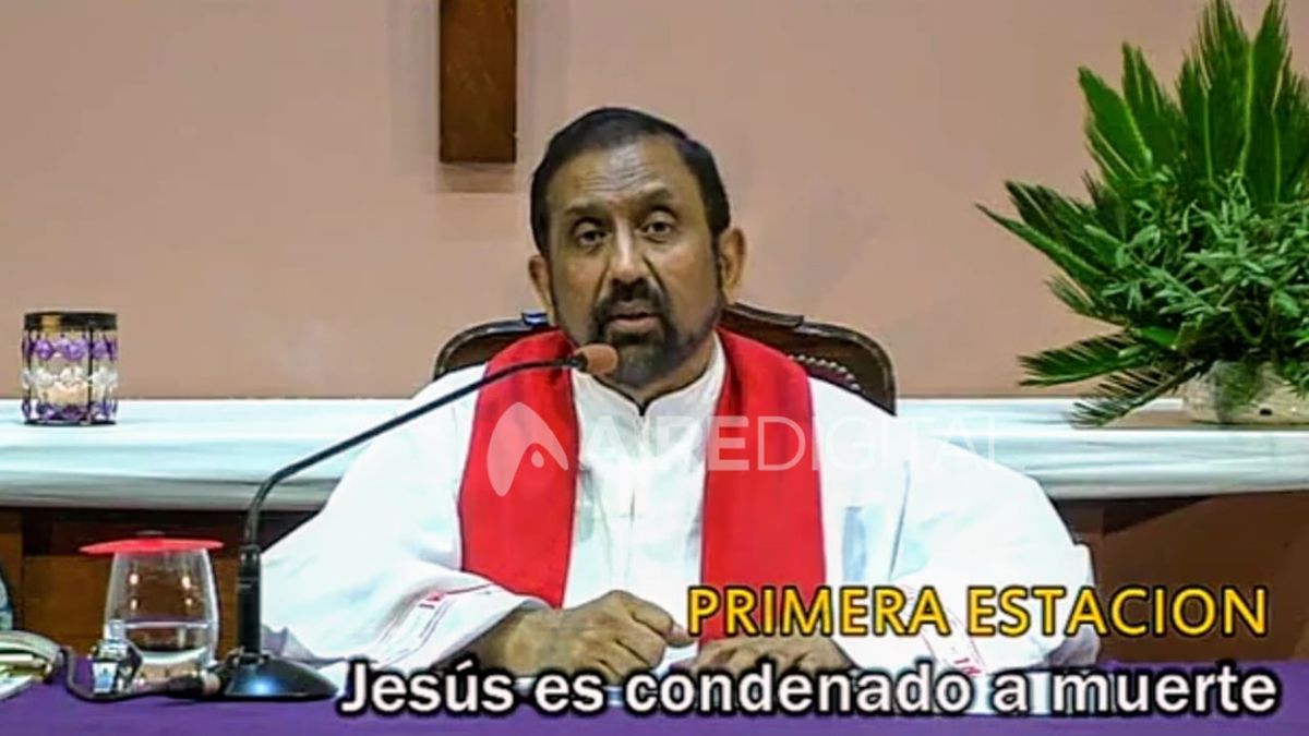 La crónica del solitario Vía Crucis online del padre Ignacio en Rosario