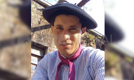 Emanuel Viale desapareció de la superficie del río Salado. Su familia pide que no dejen de buscarlo. Emanuel Viale desapareció de la superficie del río Salado. Su familia pide que no dejen de buscarlo.