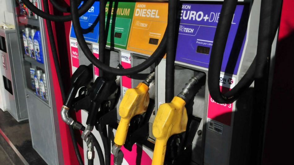Cuánto va a costar llenar el tanque con nafta en Santa Fe.