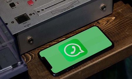 WhatsApp WhatsApp