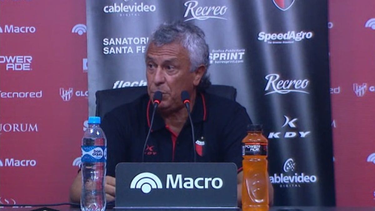 Néstor Gorosito le apuntó al árbitro del partido: Después te quieren dar clases de moral.