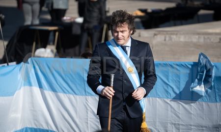 Tras la aprobación de la Ley Bases por parte del Congreso, Javier Milei confirmó que el Pacto de Mayo se firmará el 9 de julio. Tras la aprobación de la Ley Bases por parte del Congreso, Javier Milei confirmó que el Pacto de Mayo se firmará el 9 de julio.