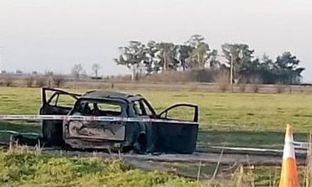 En el lugar trabajan personal de la comisaría 2°, de la Agencia de Investigación Criminal (AIC) y Bomberos Zapadores de Santa Fe. En el lugar trabajan personal de la comisaría 2°, de la Agencia de Investigación Criminal (AIC) y Bomberos Zapadores de Santa Fe.