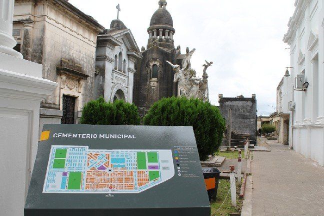 Un empleado municipal de la GSI salvó su vida de milagro tras ser atacado y herido en el Cementerio