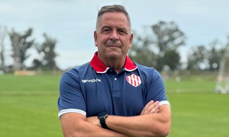Unión oficializó a Alejandro Trionfini como nuevo entrenador de la Reserva. Unión oficializó a Alejandro Trionfini como nuevo entrenador de la Reserva.