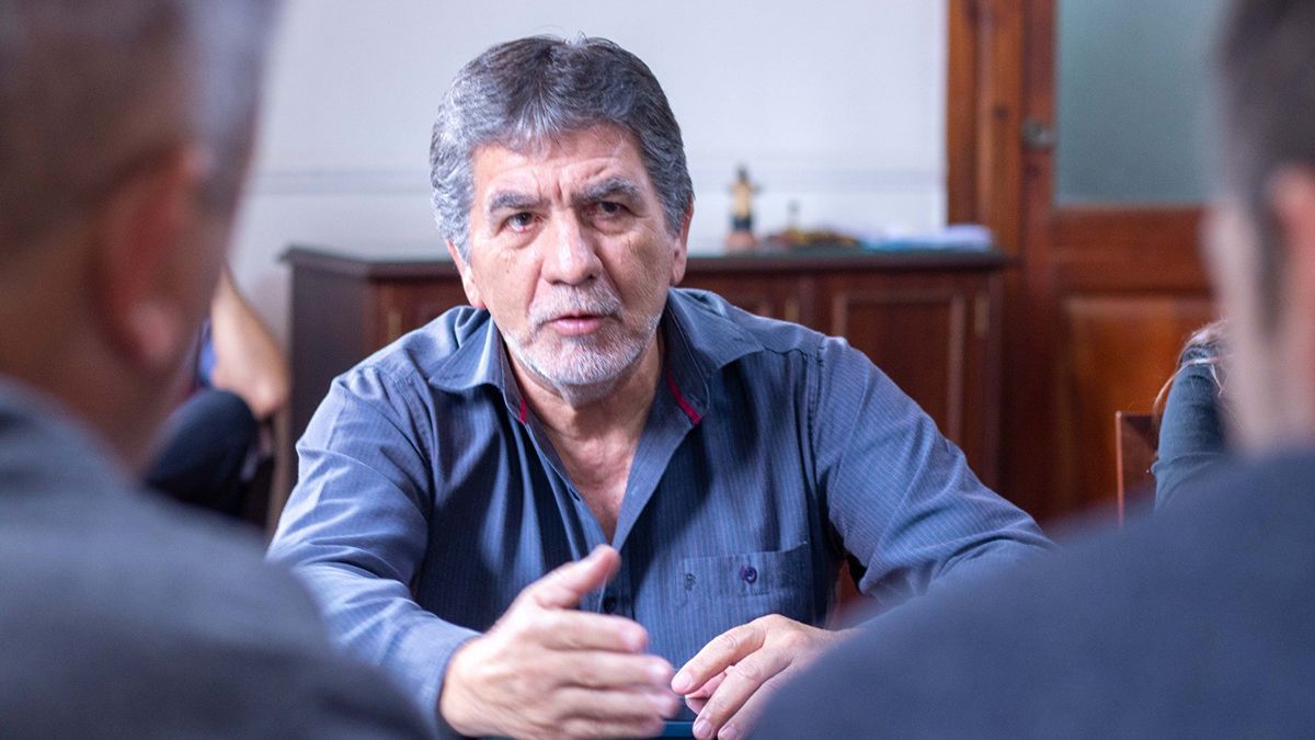 FESTRAM rechazó el ofrecimiento ya que el mismo “es totalmente ajeno a los índices inflacionarios y busca trasladar a los trabajadores el ajuste que lleva adelante el gobierno nacional sobre la coparticipación a provincias y municipios”. FESTRAM rechazó el ofrecimiento ya que el mismo “es totalmente ajeno a los índices inflacionarios y busca trasladar a los trabajadores el ajuste que lleva adelante el gobierno nacional sobre la coparticipación a provincias y municipios”.